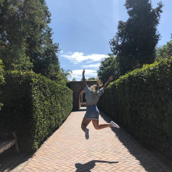 Meet your Posher, Madison - Picture 1 of 1